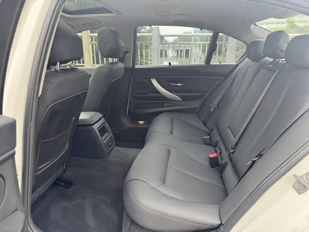 BMW 3 Series 2015 — фото 15