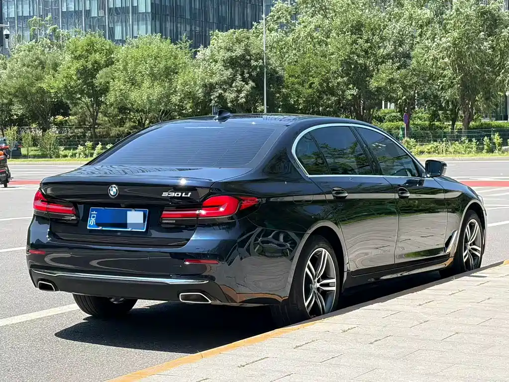 BMW 5 Series 2022 — фото 18