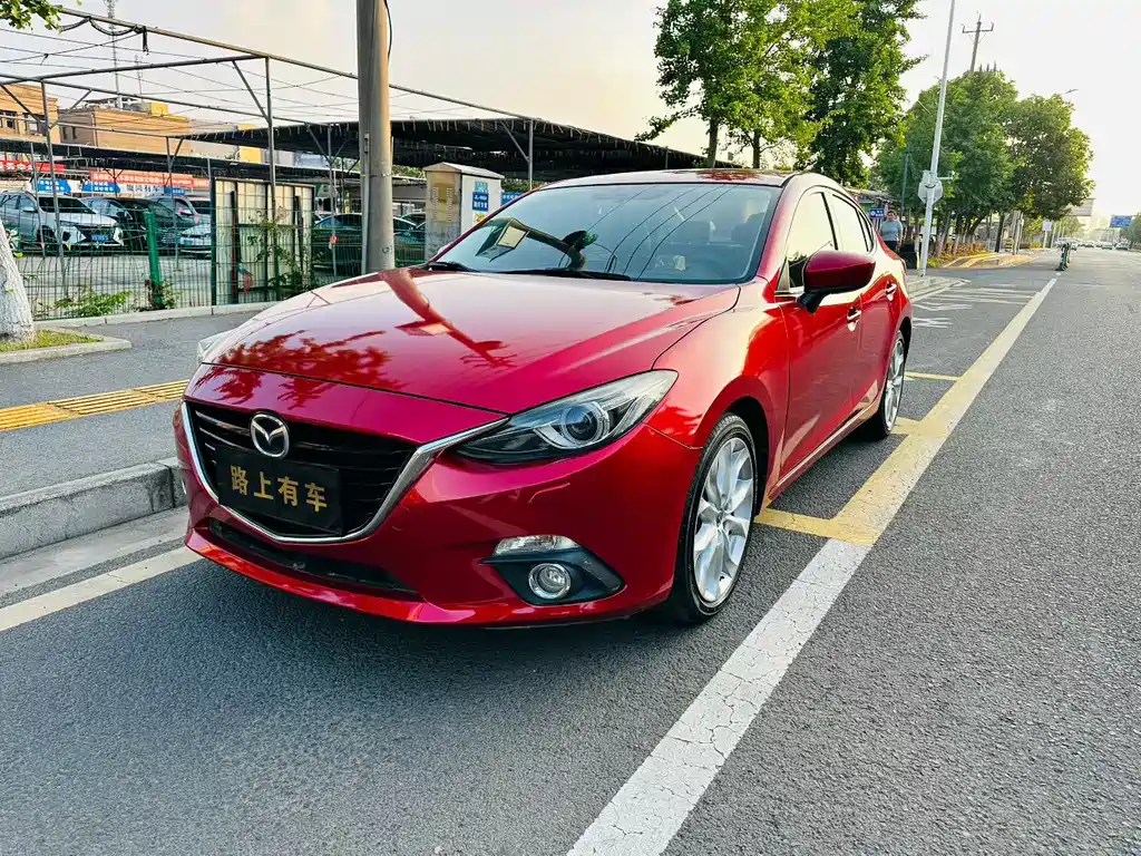 Mazda 3 Axela 2016 — фото 1