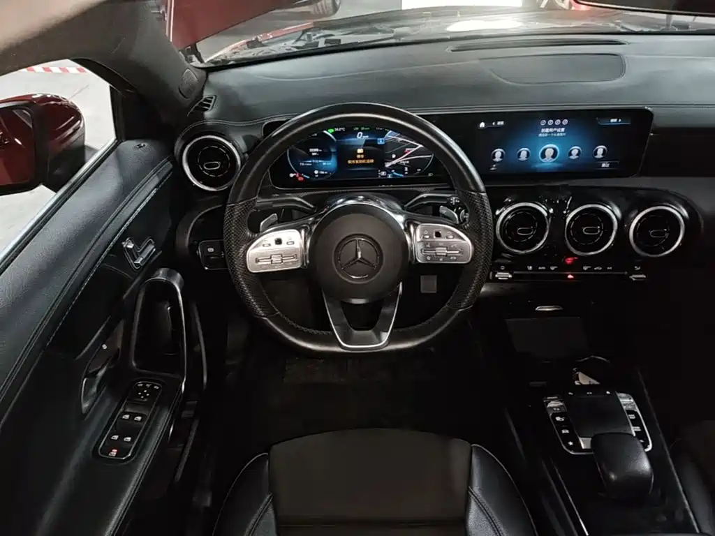 Mercedes-Benz A-Class 2019 — фото 11