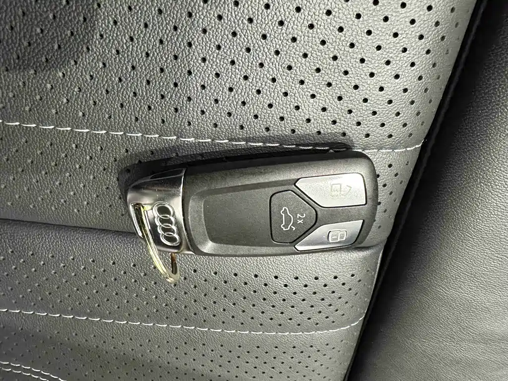 Audi Q5L 2022 — фото 18