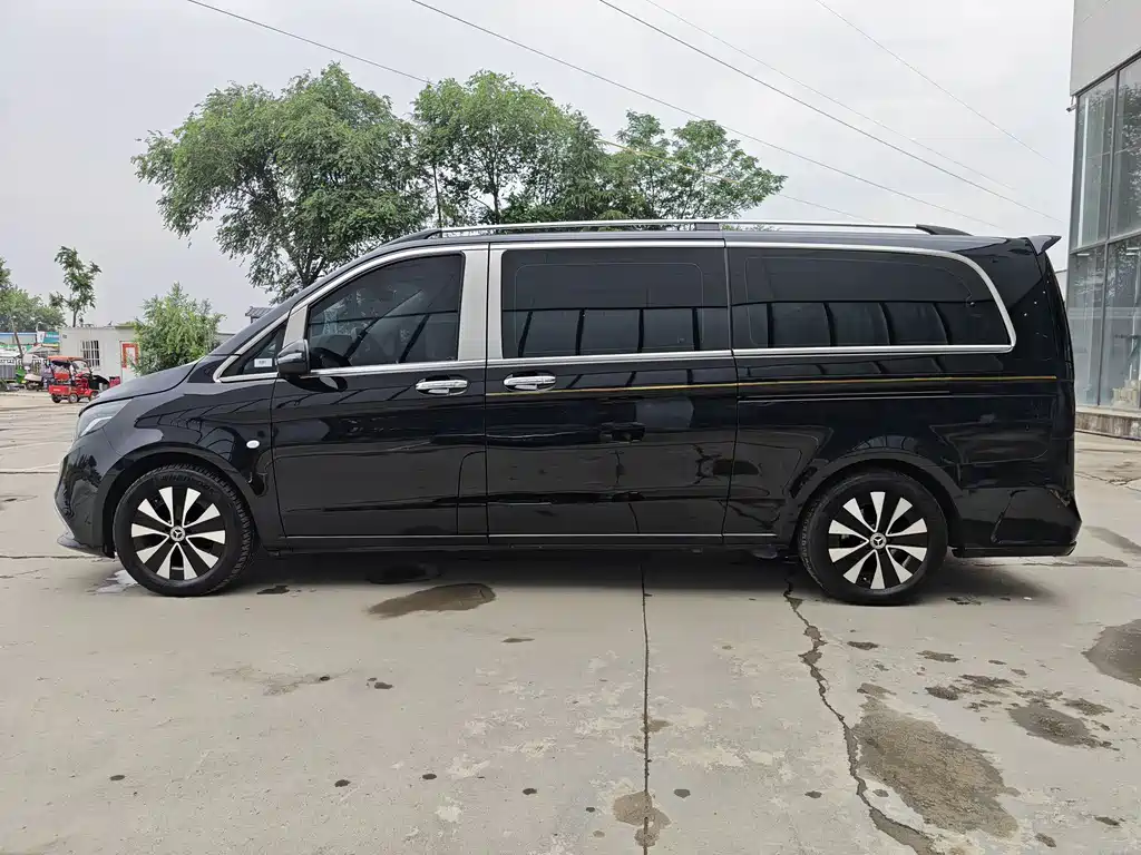 Mercedes-Benz Vito 2023 — фото 10