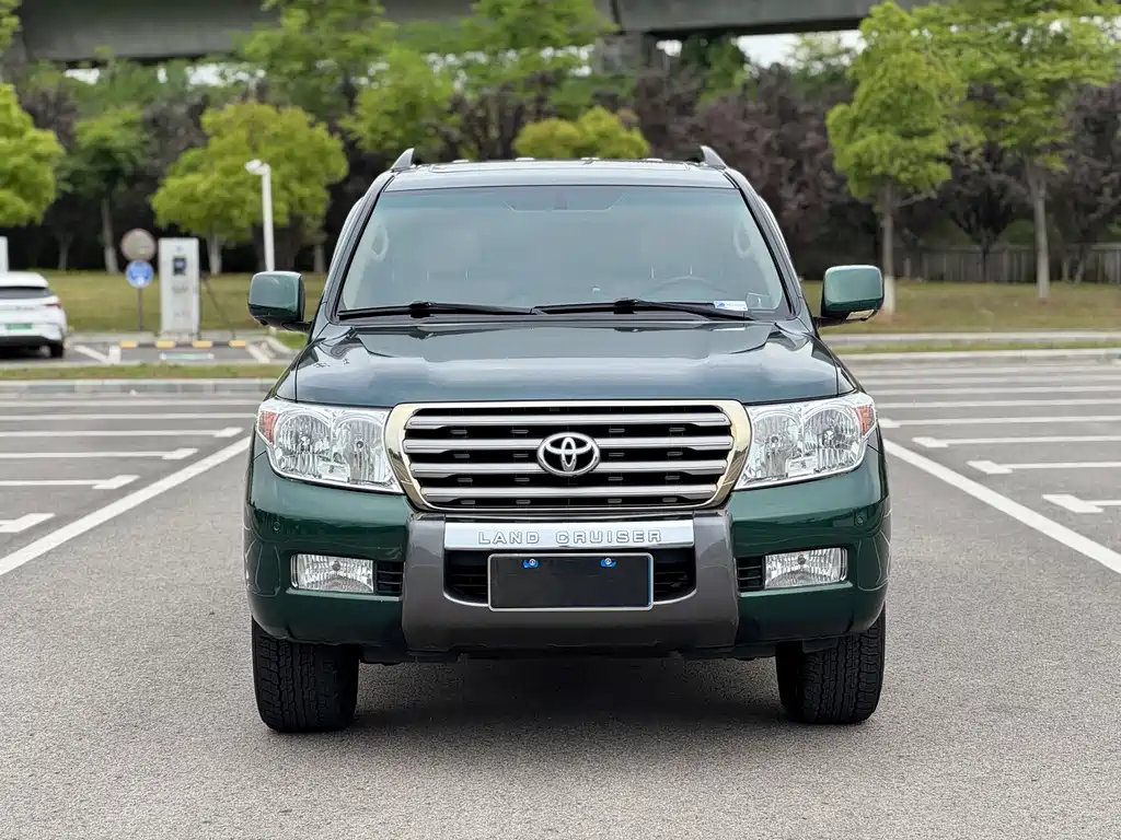 Toyota Land Cruiser 2011 — фото 3