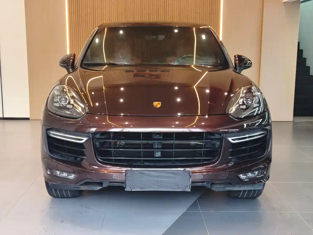Porsche Cayenne 2017 — фото 2