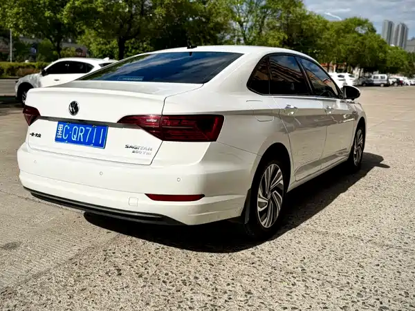 Volkswagen Sagitar 2022