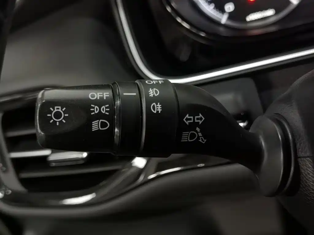 GAC Trumpchi M6 2020 — фото 21