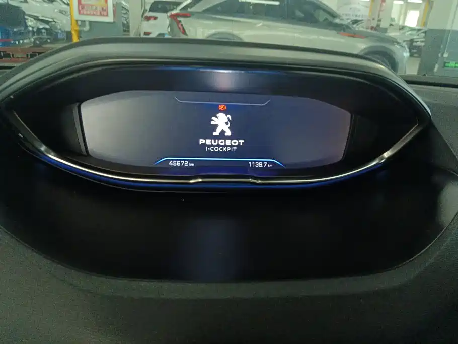 Peugeot 5008 2017 — фото 14
