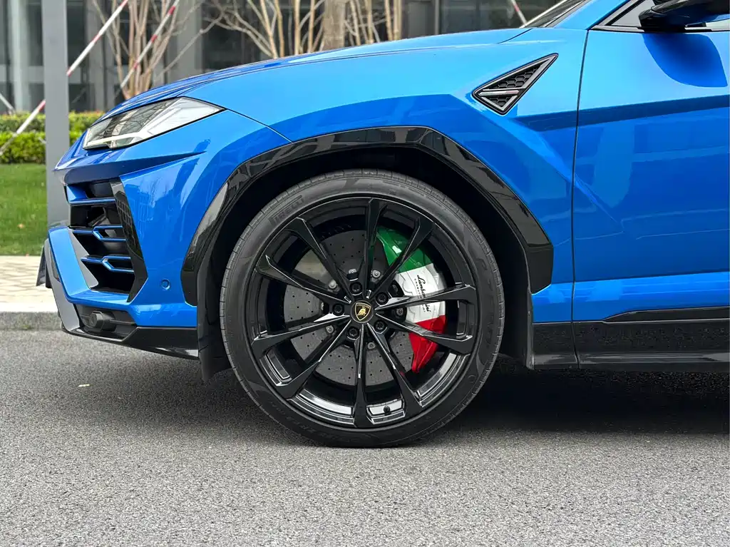 Lamborghini Urus 2021 — фото 8