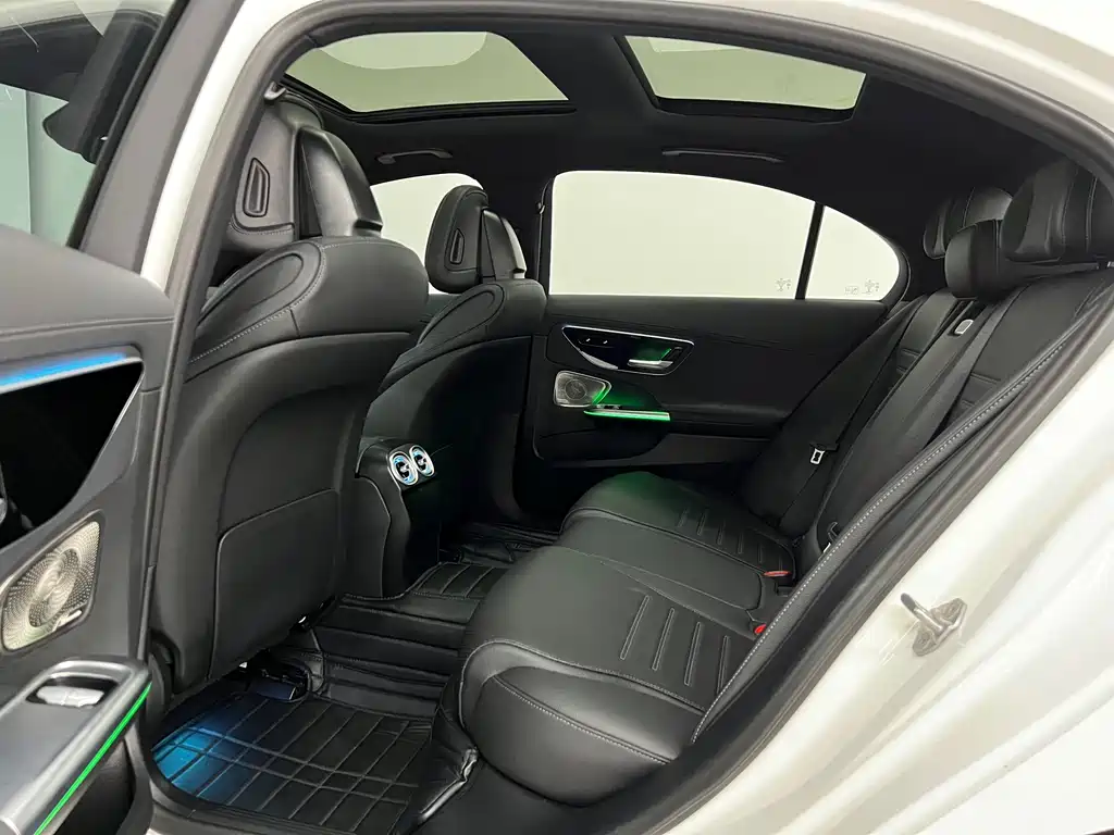 Mercedes-Benz C-Class 2022 — фото 13