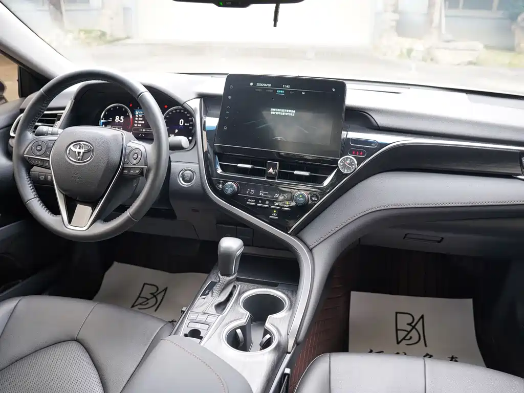 Toyota Camry 2023 — фото 16