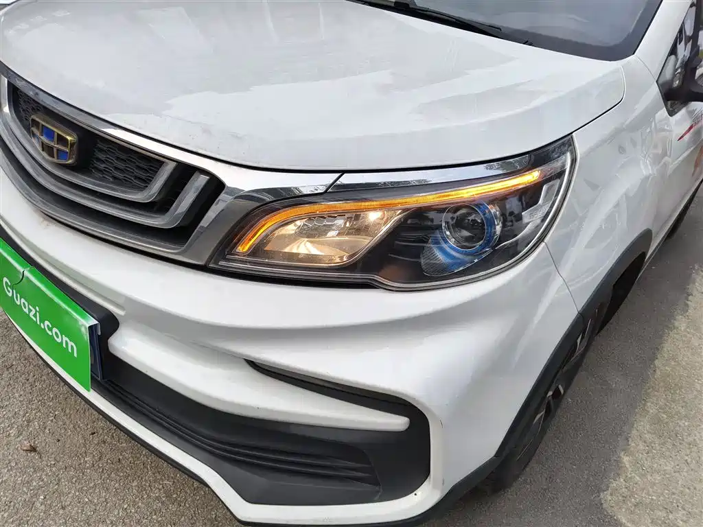 Geely Vision X3 2020 — фото 17