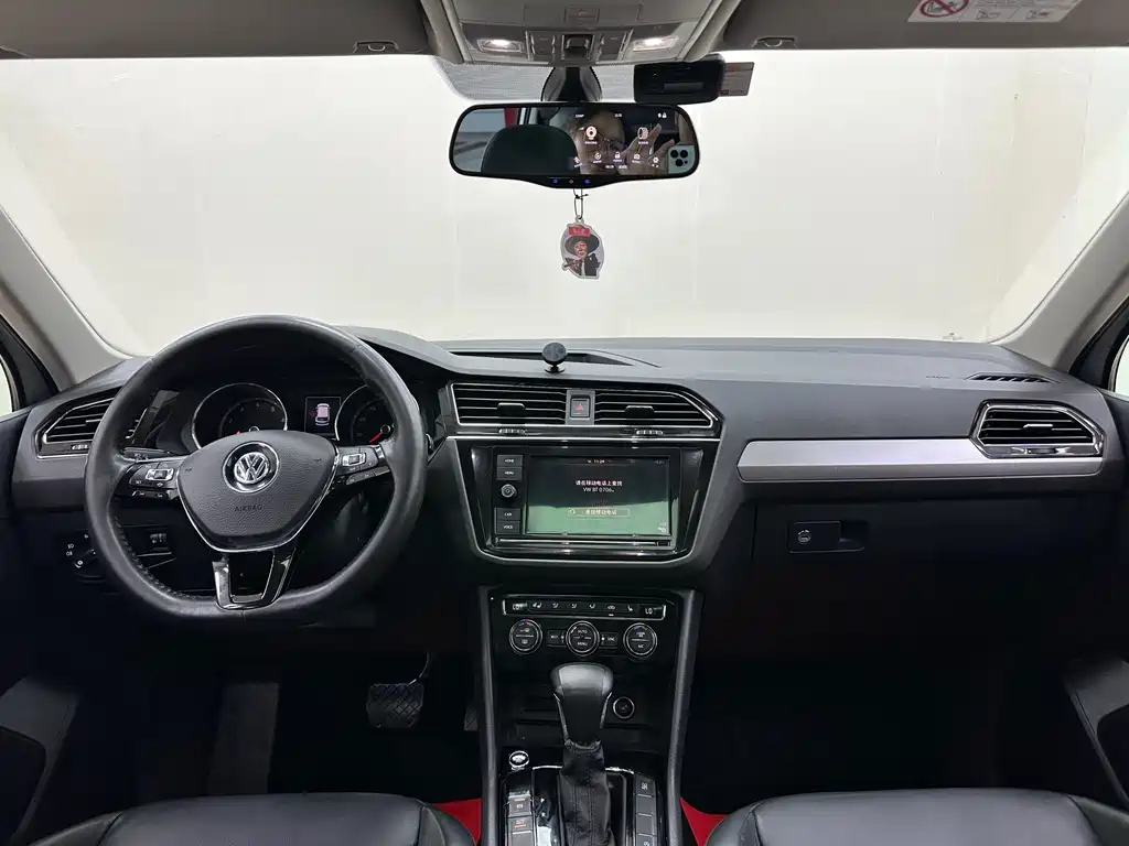 Volkswagen Tiguan L 2018 — фото 15