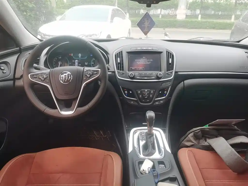Buick Regal 2017 — фото 10