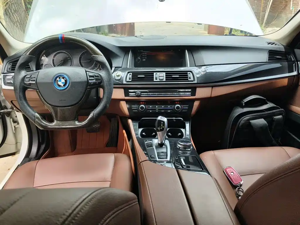 BMW 5 Series 2016 — фото 13