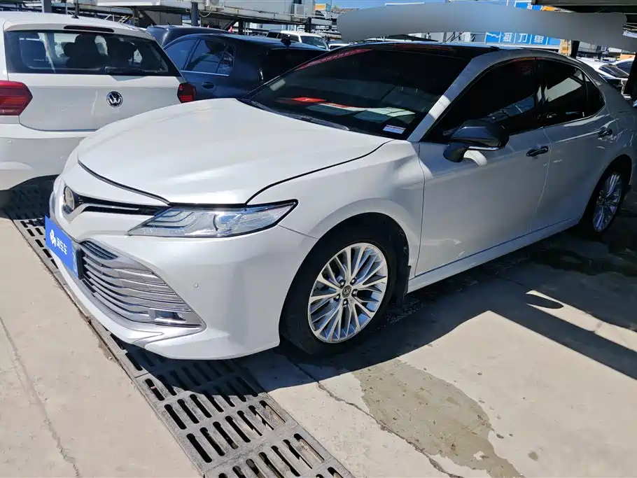 Toyota Camry 2020 — фото 1