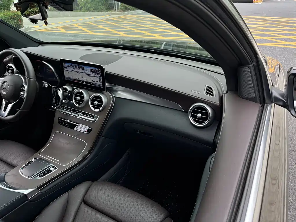 Mercedes-Benz GLC 2023 — фото 16