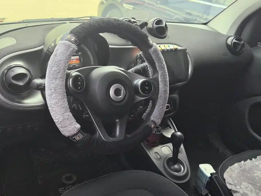 smart fortwo 2018 — фото 12