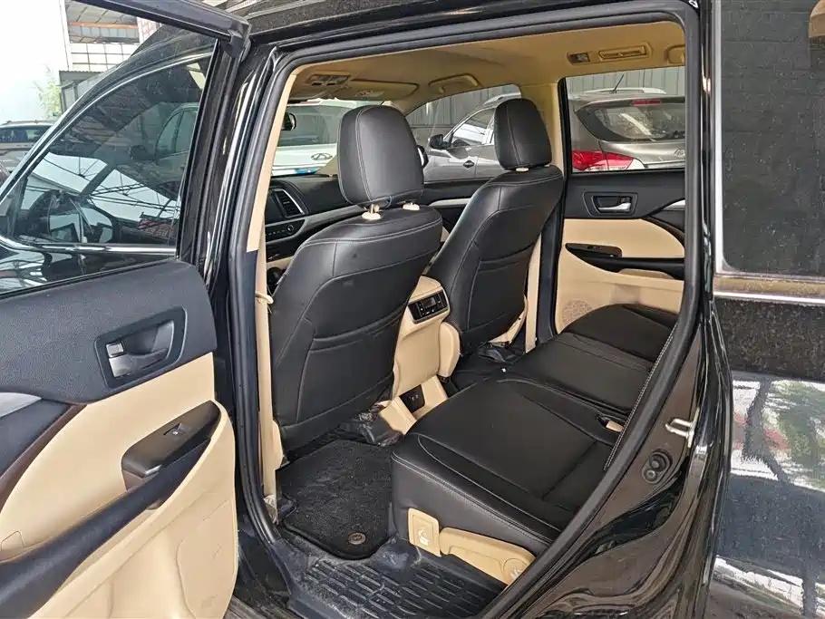 Toyota Highlander 2020 — фото 11
