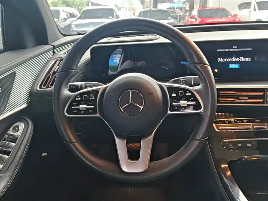 Mercedes-Benz EQC 2020 — фото 15