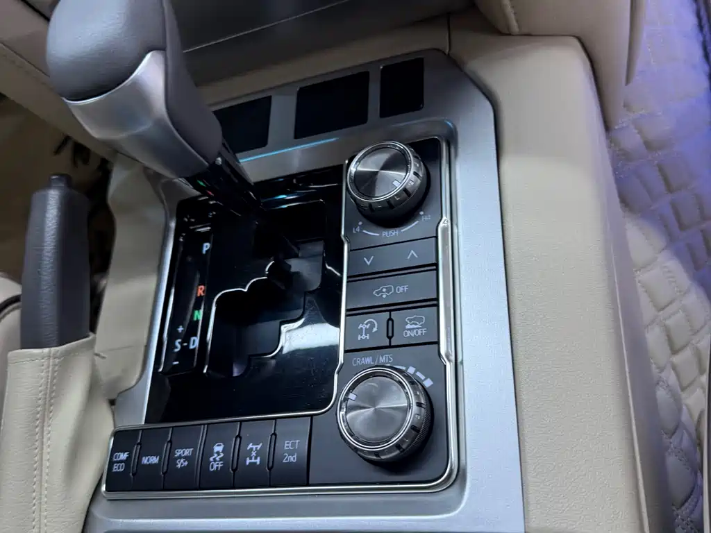 Toyota Land Cruiser 2015 — фото 26
