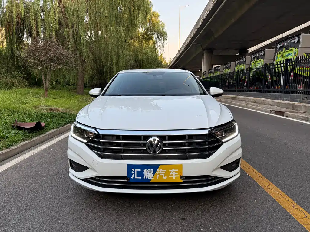 Volkswagen Sagitar 2020