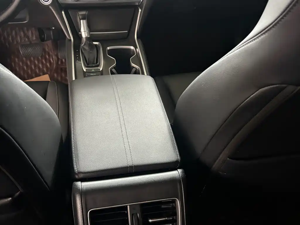 Honda Accord 2022 — фото 11