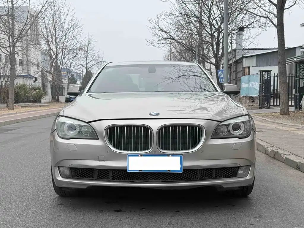 BMW 7 Series 2012 — фото 2