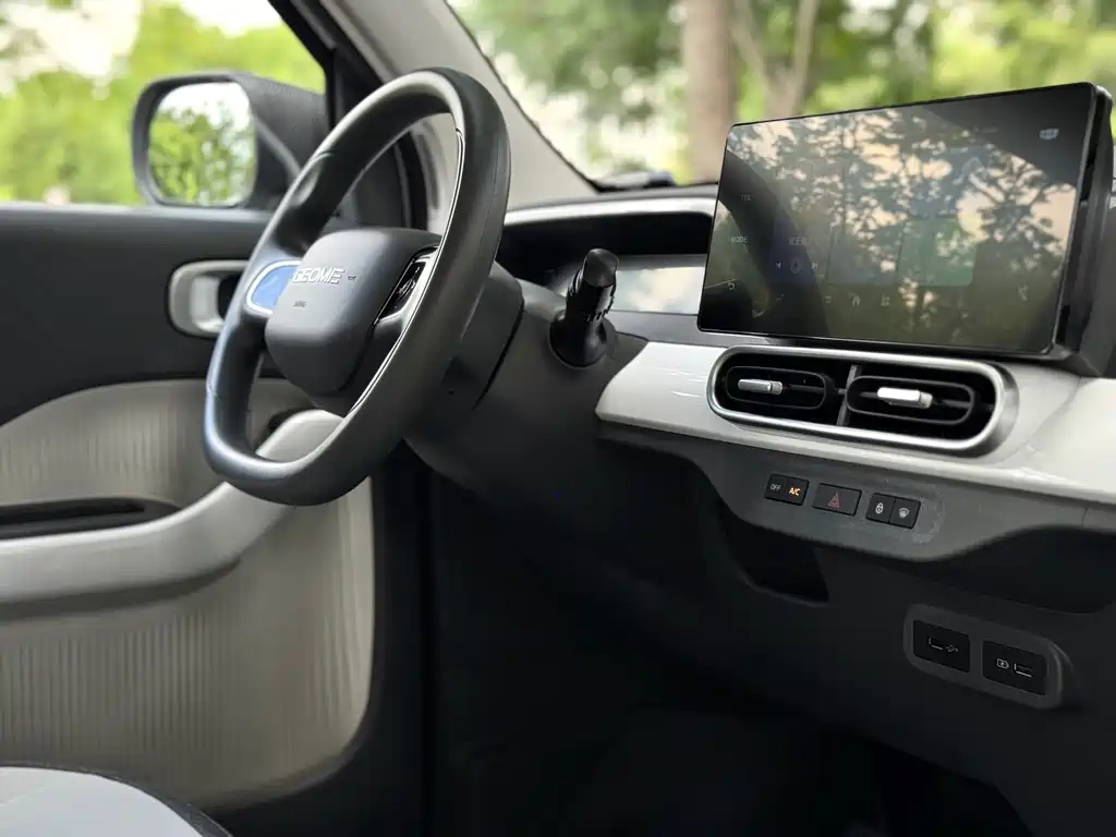 Geely Galaxy Panda 2025 — фото 12