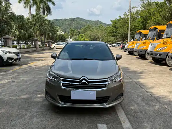 Citroën C4L 2015