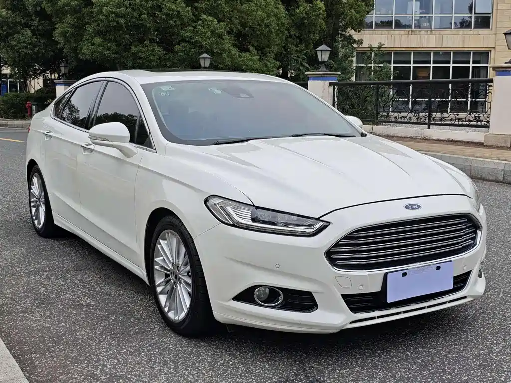 Ford Mondeo 2014 — фото 3