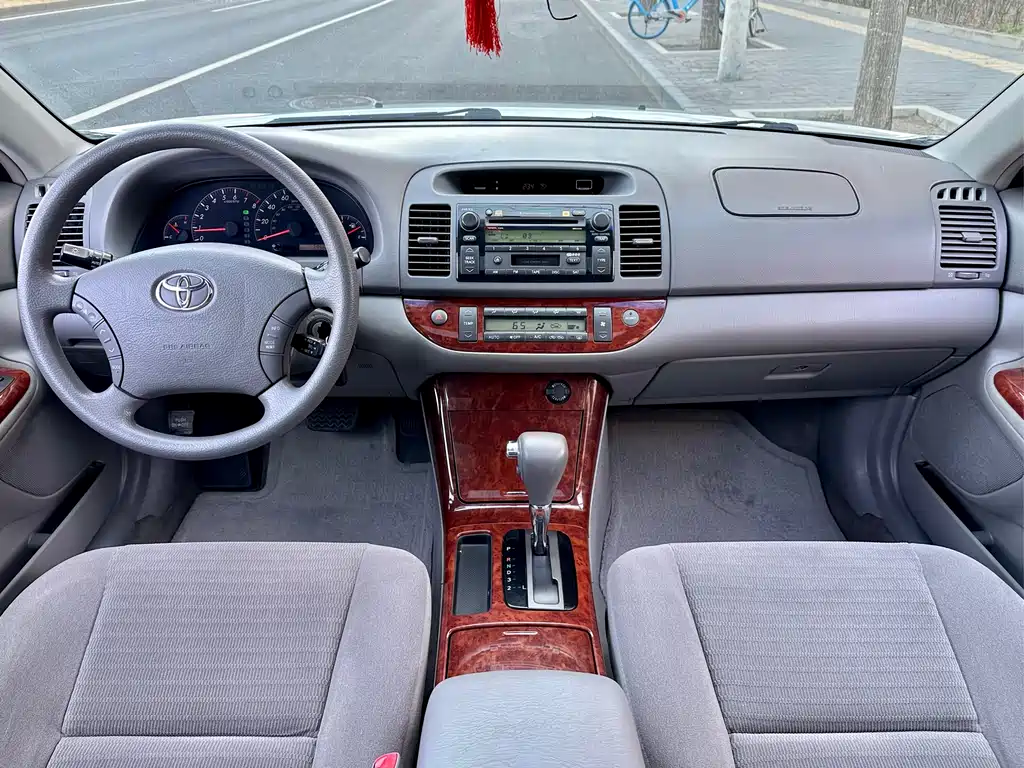 Toyota Camry 2005 — фото 5