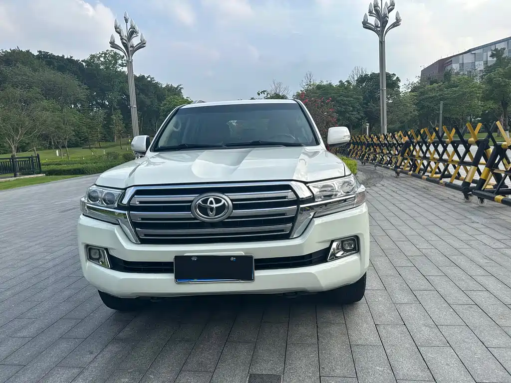 Toyota Land Cruiser 2016 — фото 12