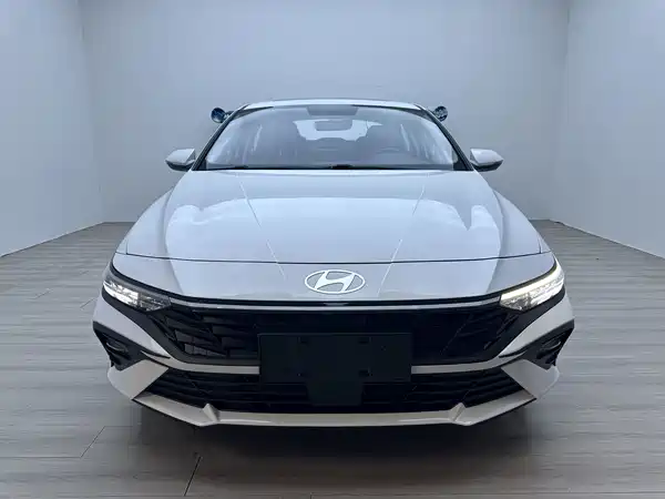 Hyundai Elantra 2023