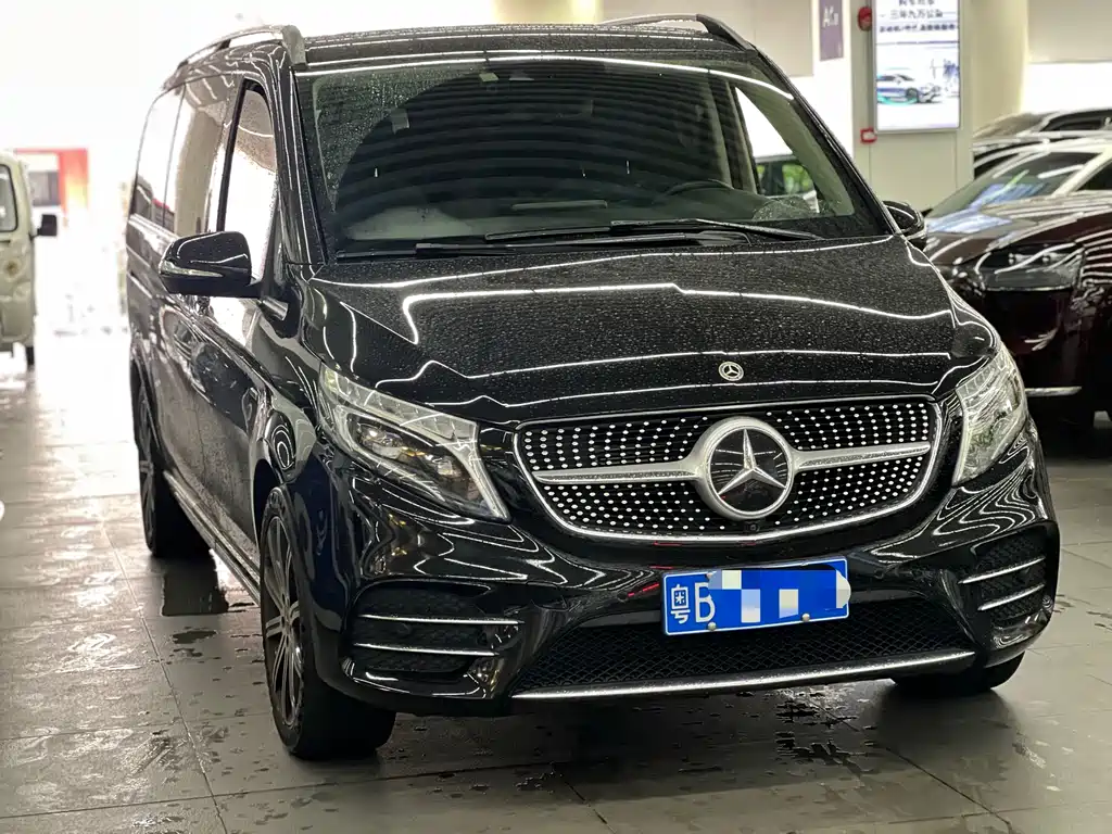 Mercedes-Benz V-Class 2023 — фото 15