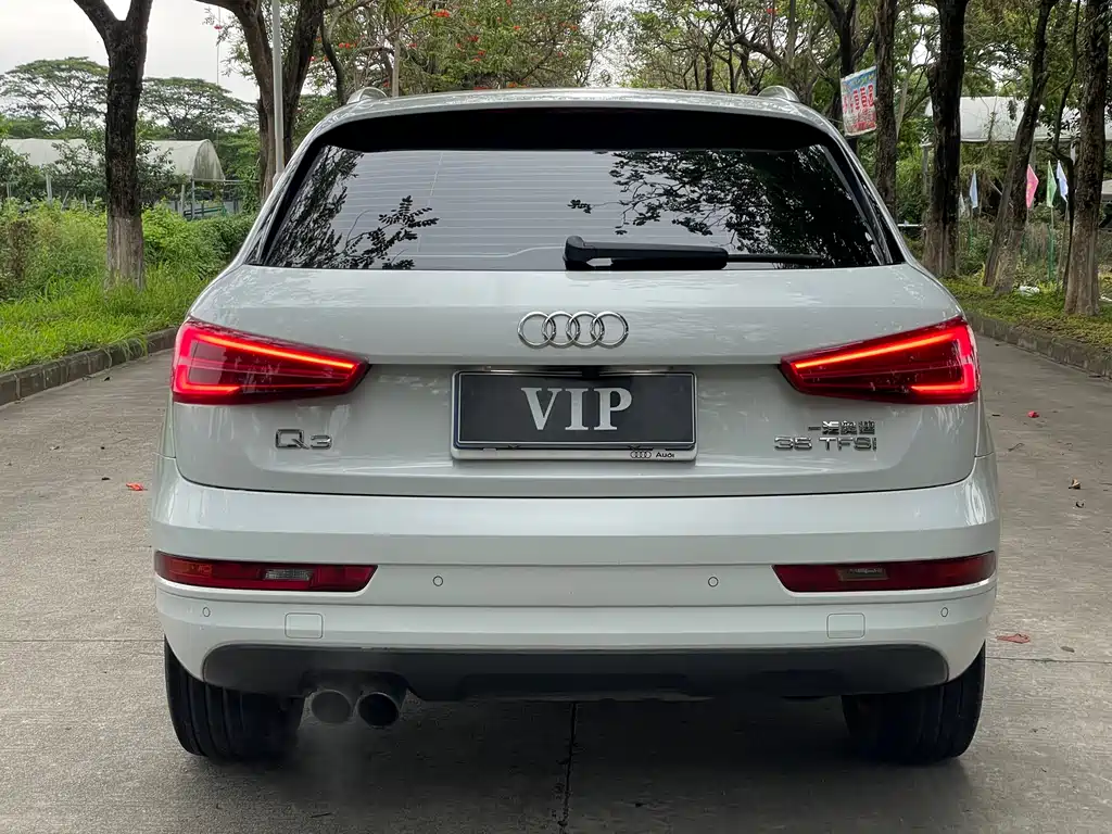 Audi Q3 2017 — фото 23