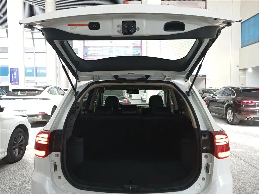 Mitsubishi Outlander 2017 — фото 15