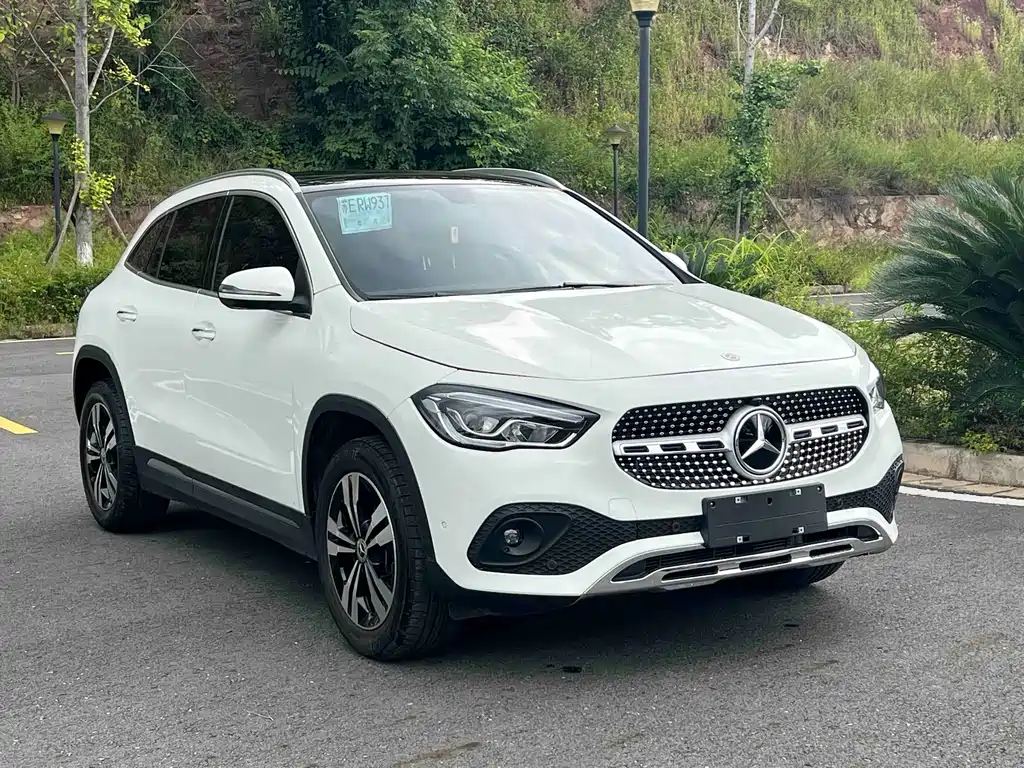 Mercedes-Benz GLA 2021