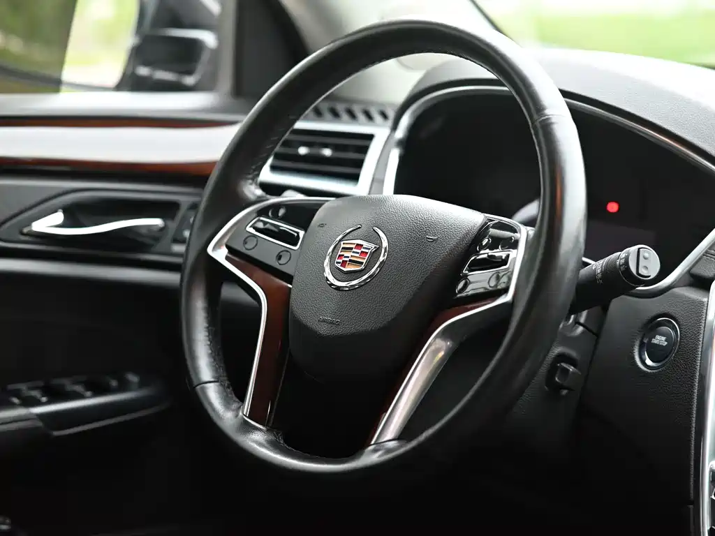 Cadillac SRX 2013 — фото 7