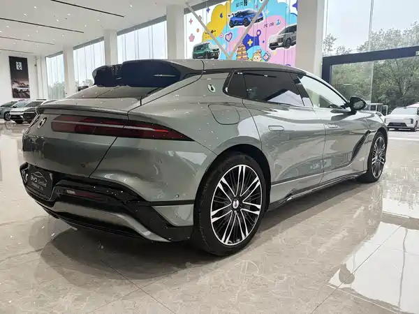 Denza Z9GT 2025
