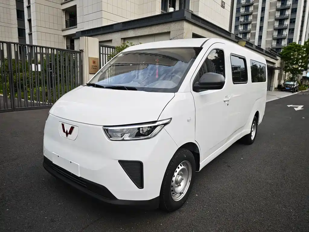 Wuling Yangguang 2024
