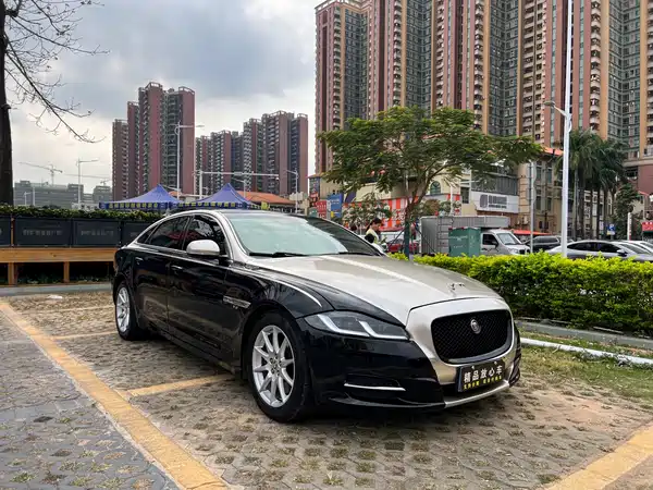 Jaguar XJ 2012