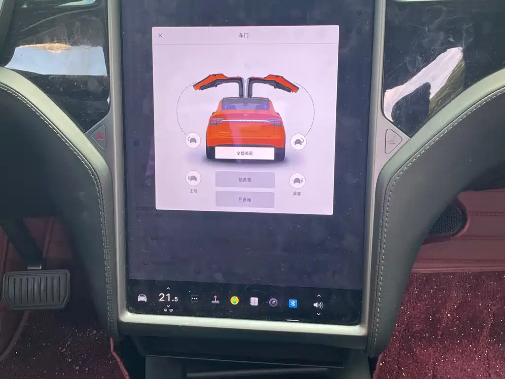Tesla Model X 2019 — фото 16
