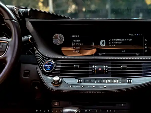 Lexus LS 2018