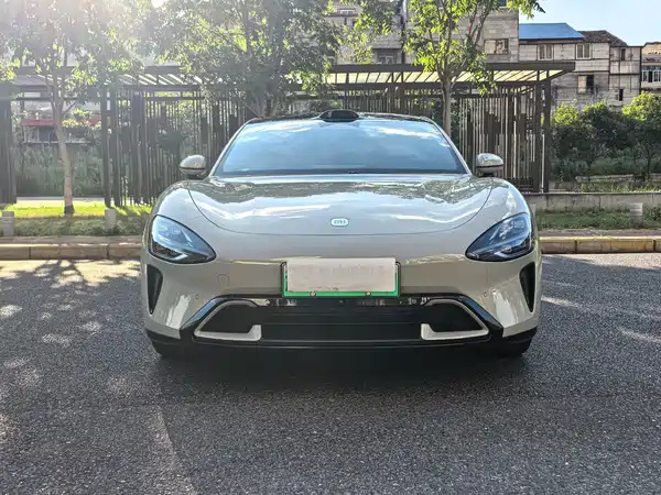 Xiaomi SU7 2025