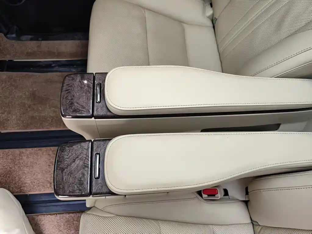 Toyota Alphard 2023 — фото 10