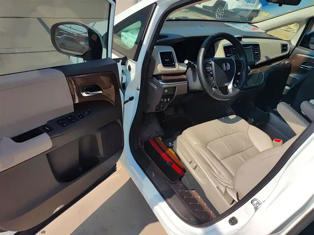 Honda Odyssey 2018 — фото 16