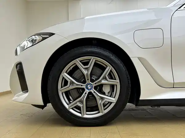 BMW i3 2024
