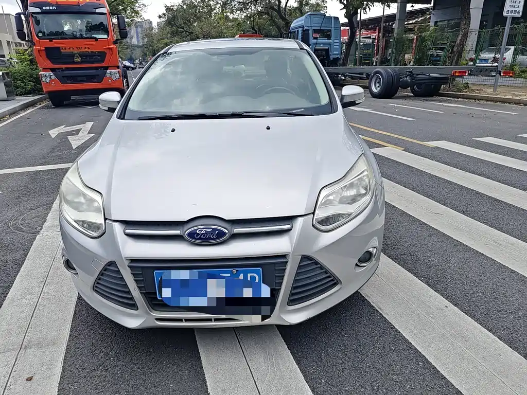 Ford Focus 2014 — фото 2