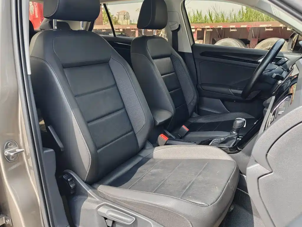 Volkswagen T-Roc 2018 — фото 21