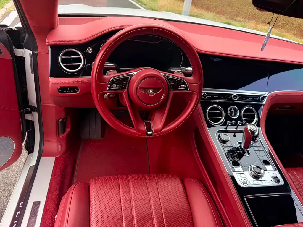 Bentley Continental 2020 — фото 10